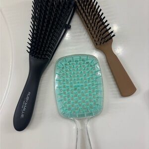 Mint Clear Paddle Brush with Black and Tan Styling Brushes
